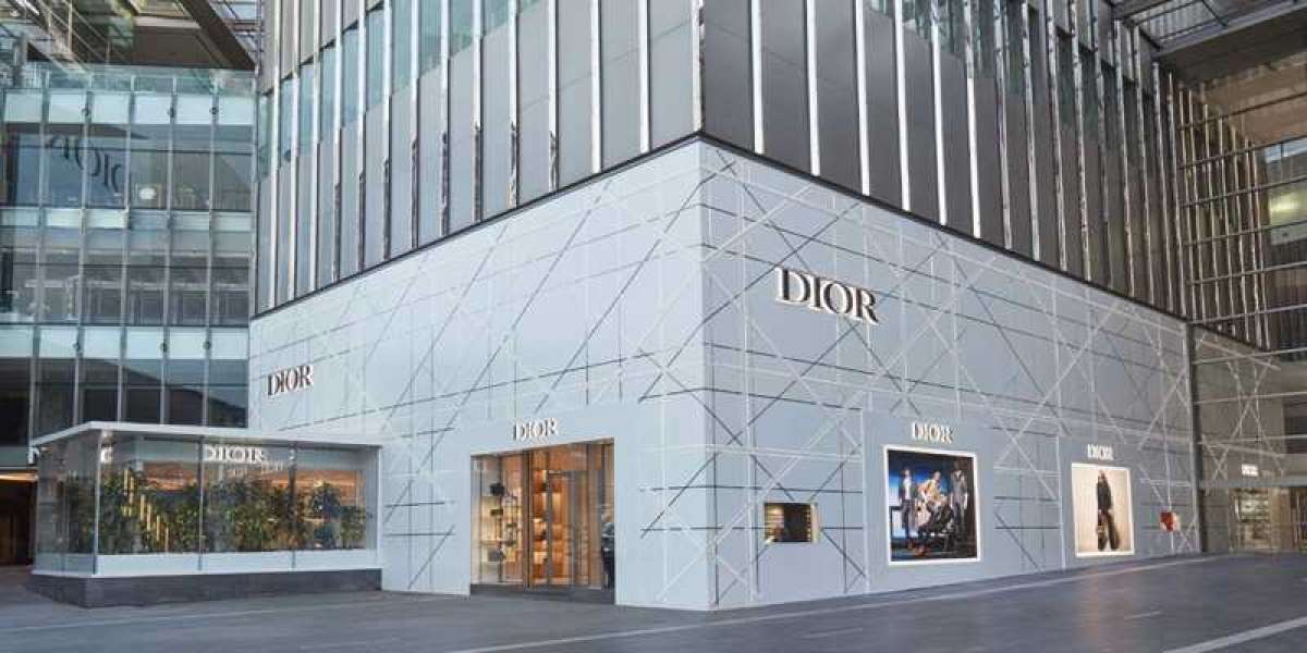 spirit and a bit of Dior Shoes Outlet pop